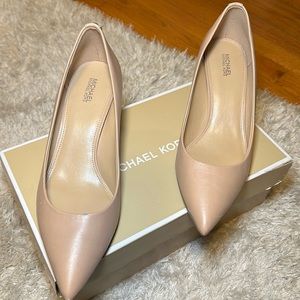 Michael Kors Flex Kitten Pump Size 9